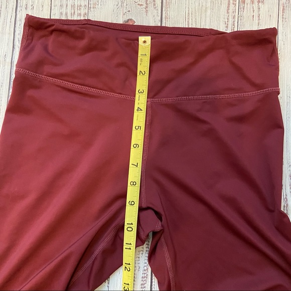 Fabletics Mid-Rise Reflective Powerlite 7/8 Leggings. Size Medium. EUC - Picture 12 of 13